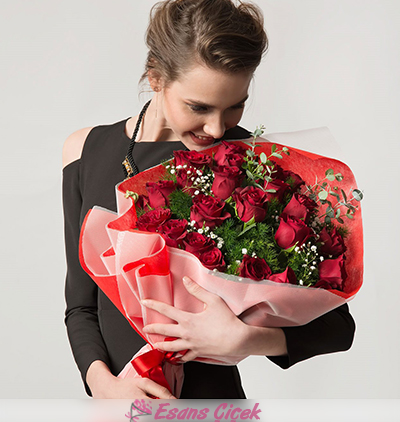  Kadriye çiçek gönder Kucak Dolusu Aşk 25 Kırmızı Gül Buketi