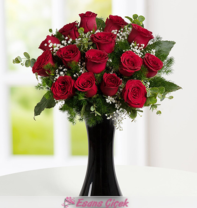 Serik Çiçekçi Aşkın Cazibesi 15 Kırmızı Gül