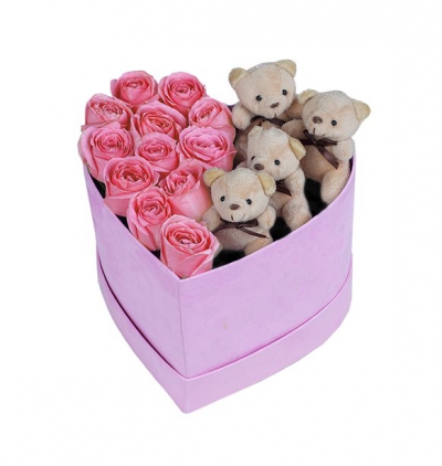 Belek çiçek kutu içinde sevimli ayıcıklar