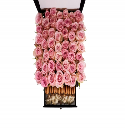 Serik Çiçekçi özel kutuda düller