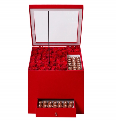  Serik Çiçek Siparişi kadife kutuda güller