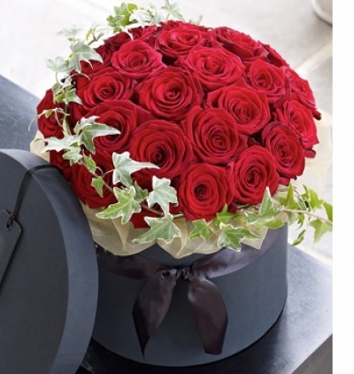  Serik Çiçek Siparişi Silindir Kutuda Kırmızı Gül